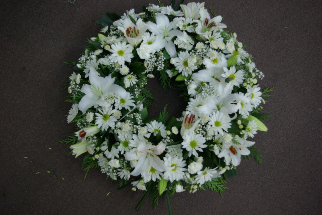 Wreath (All White)